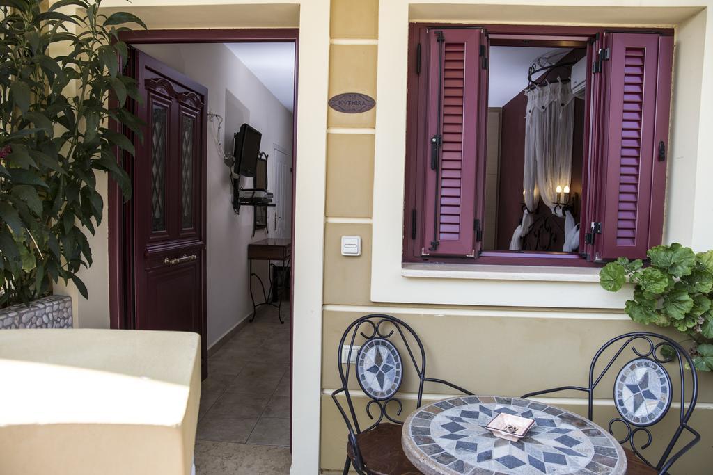 GreKa Ionian Suites Agia Efimia Bagian luar foto