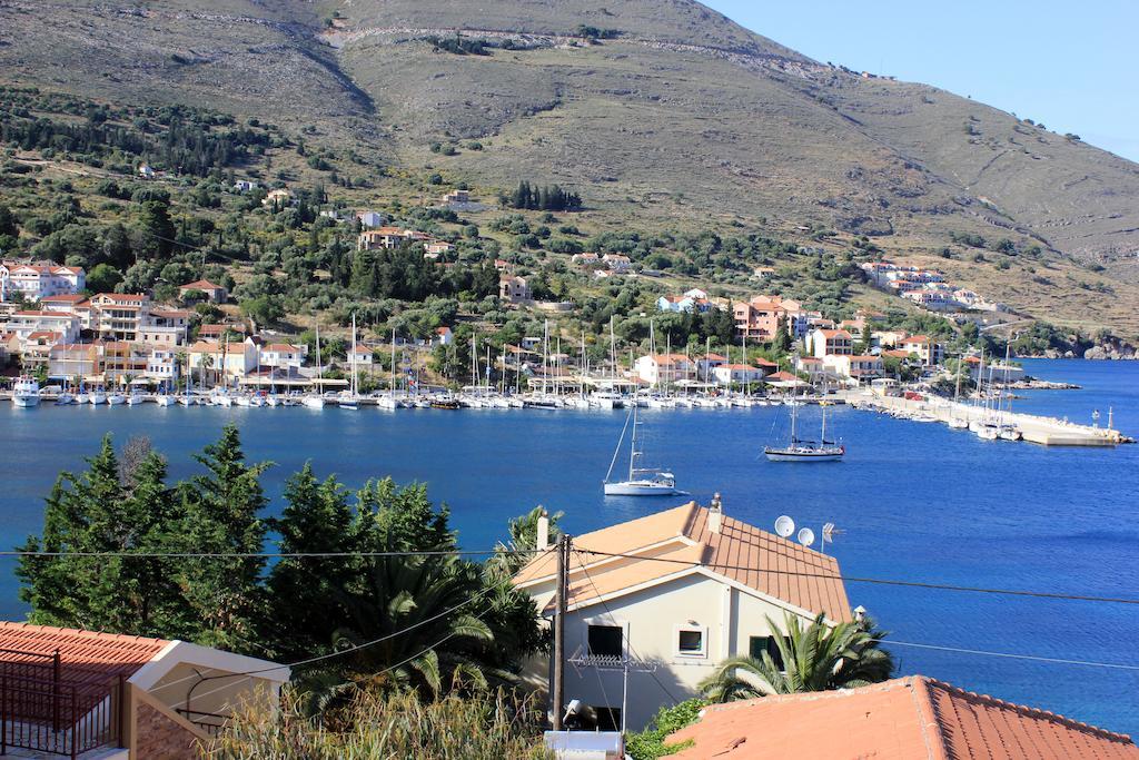 GreKa Ionian Suites Agia Efimia Bagian luar foto