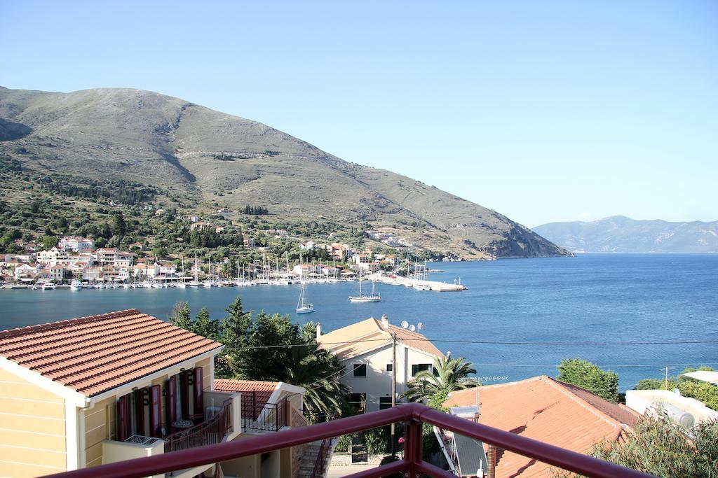 GreKa Ionian Suites Agia Efimia Bagian luar foto