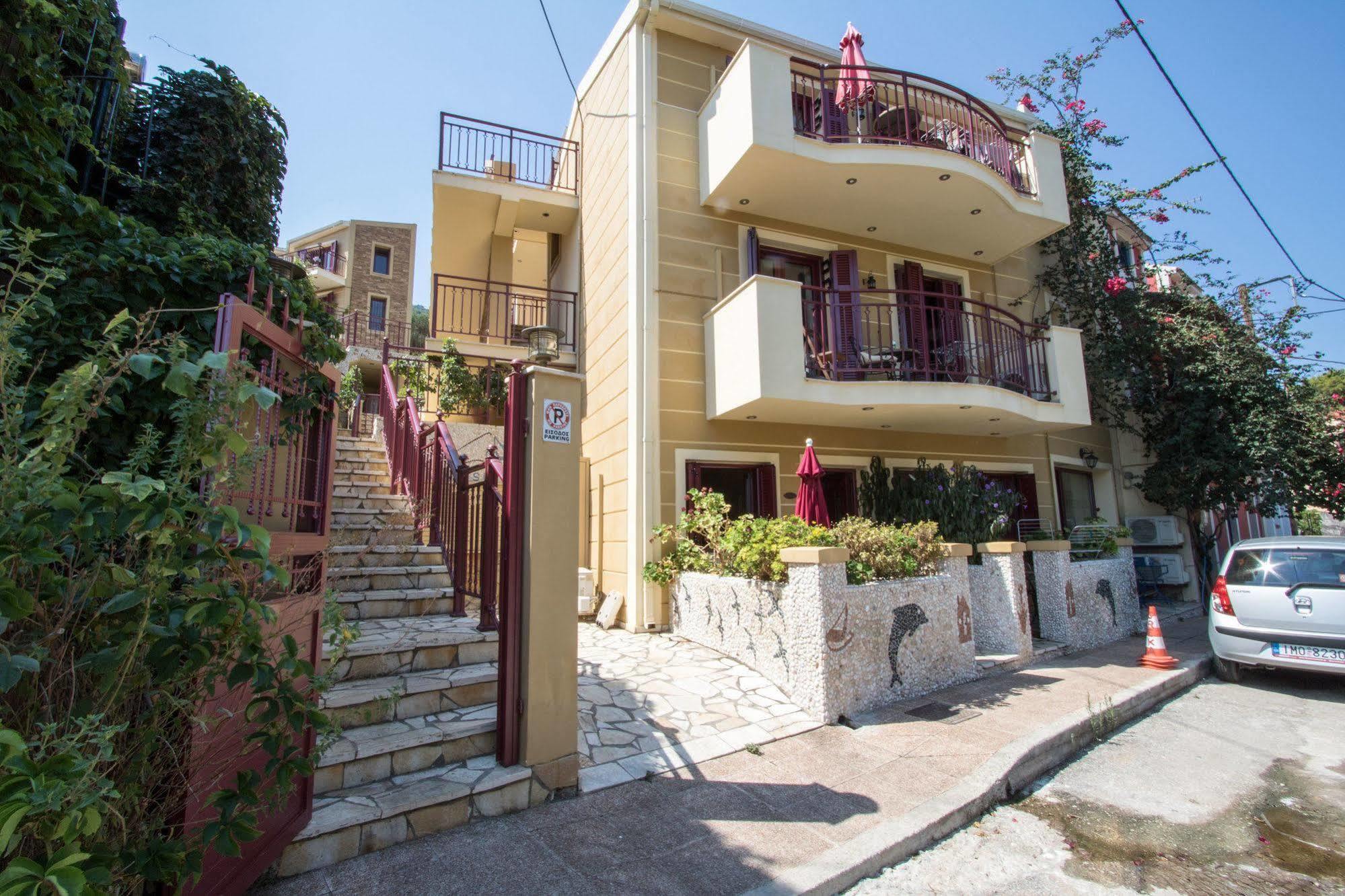 GreKa Ionian Suites Agia Efimia Bagian luar foto