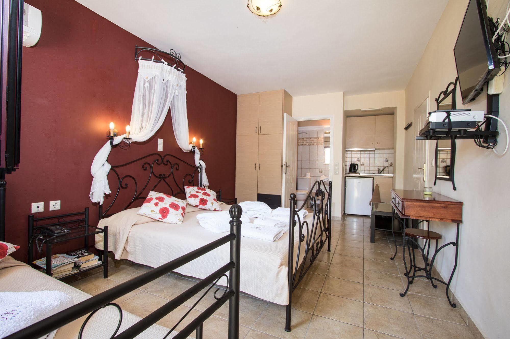 GreKa Ionian Suites Agia Efimia Bagian luar foto