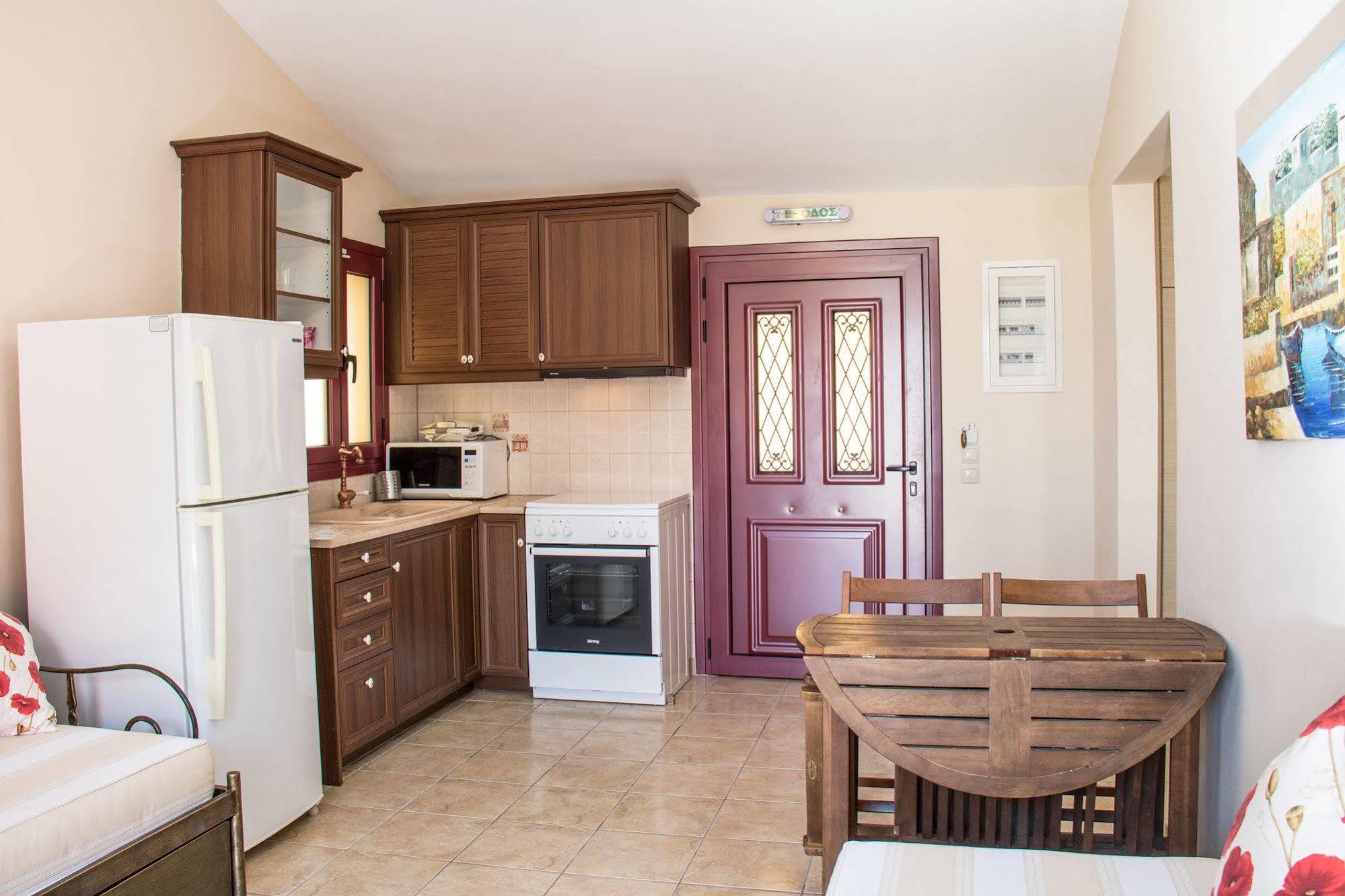 GreKa Ionian Suites Agia Efimia Bagian luar foto
