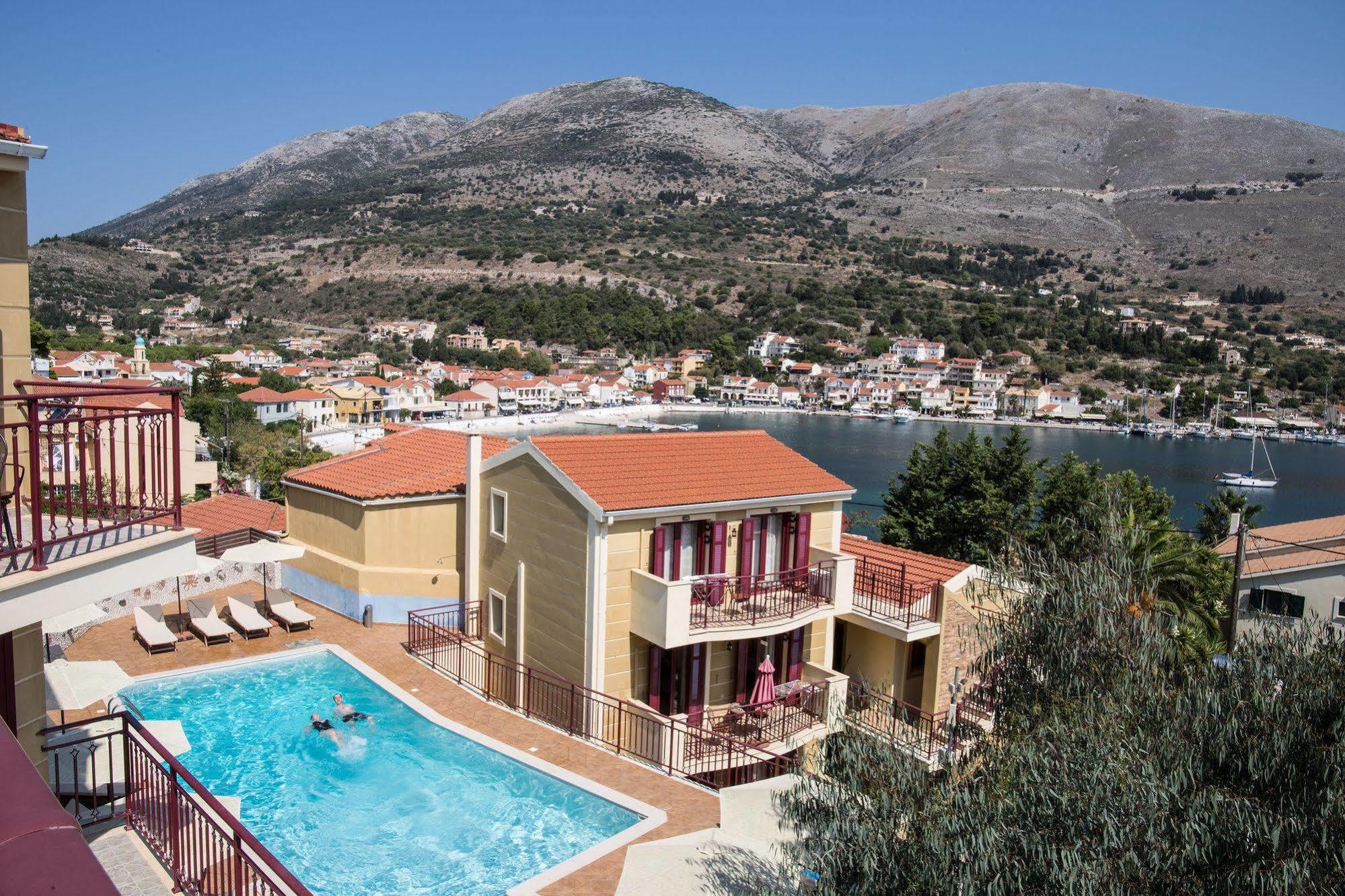 GreKa Ionian Suites Agia Efimia Bagian luar foto