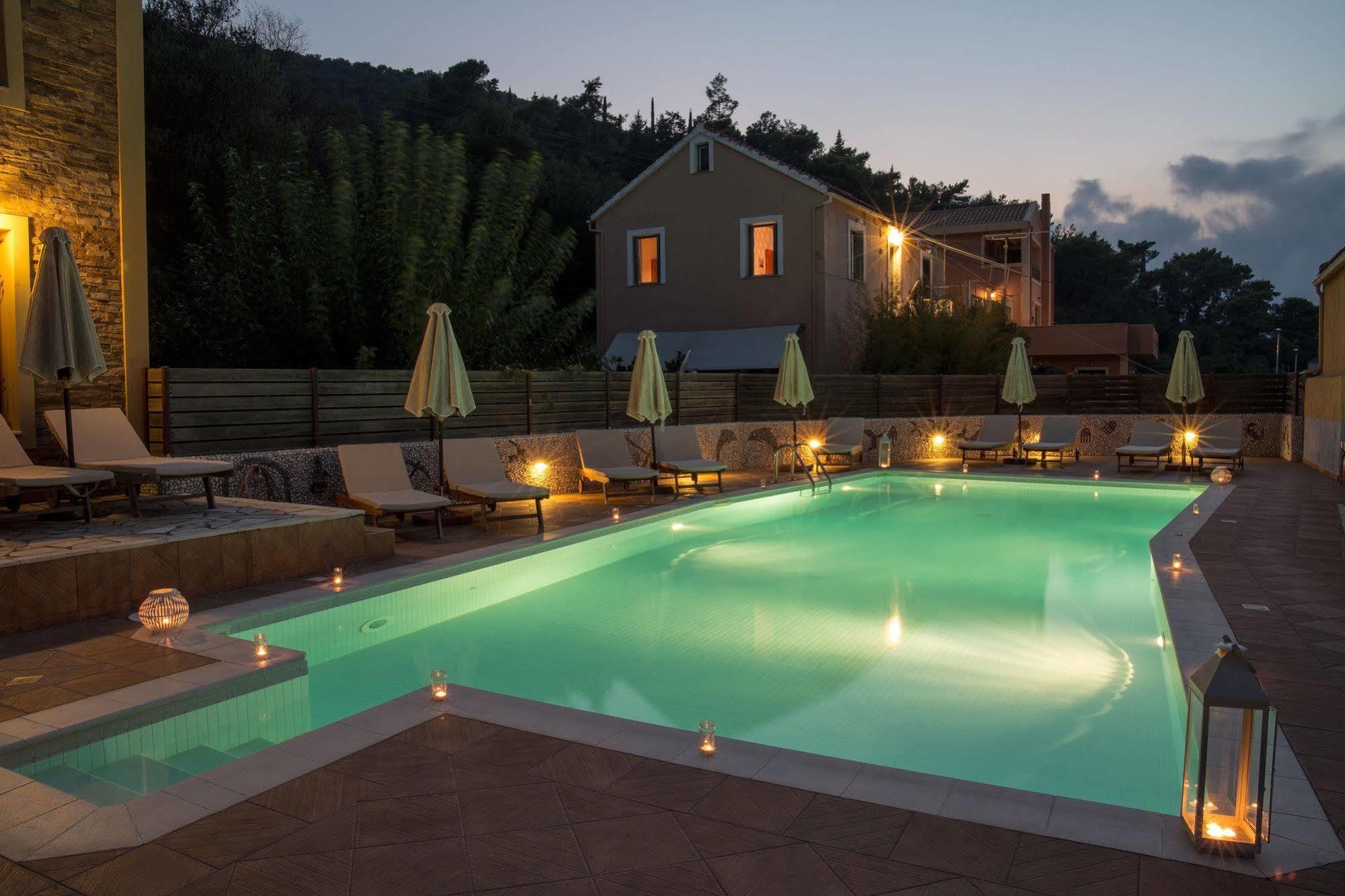 GreKa Ionian Suites Agia Efimia Bagian luar foto