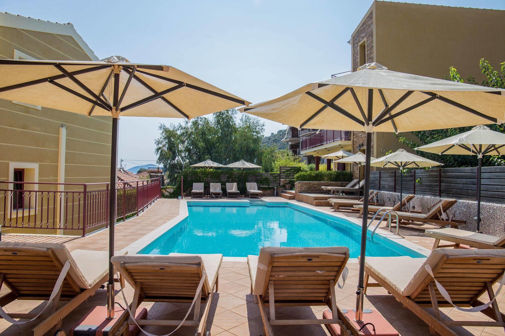 GreKa Ionian Suites Agia Efimia Bagian luar foto