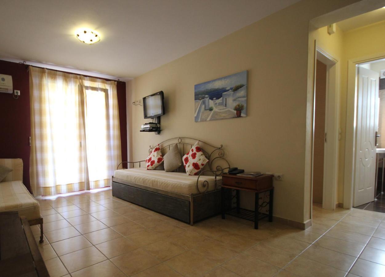 GreKa Ionian Suites Agia Efimia Bagian luar foto